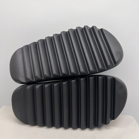 Yeezy Black Slide Sandals - Picture 5 of 5